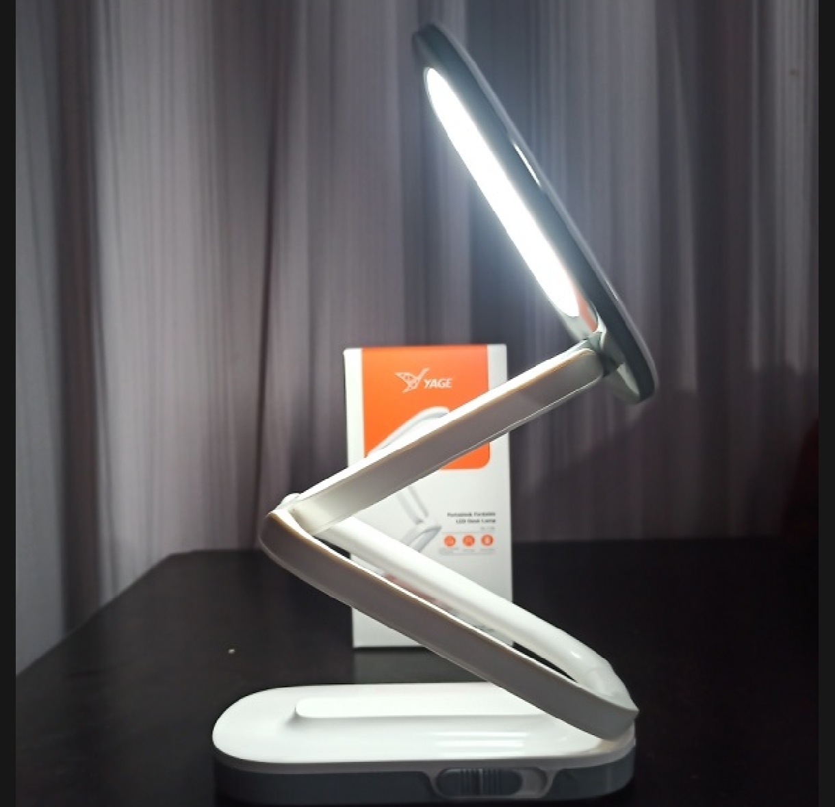 YAGE rechargable usb desk table lamp YG-T125 charger light